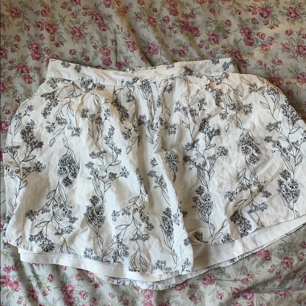 Beautiful Floral Skirt Old Navy Small